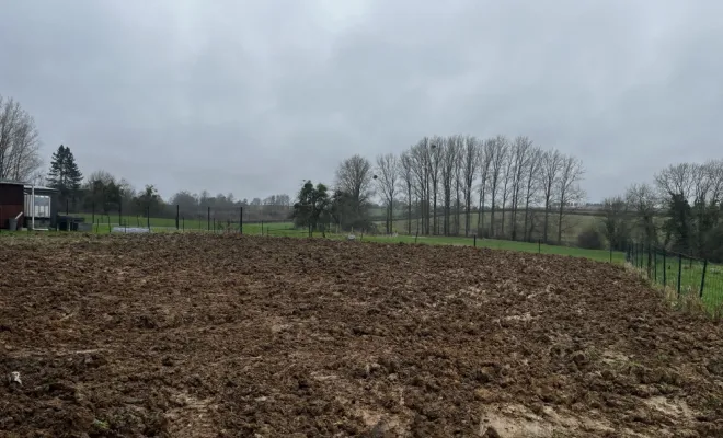 nivellement de terrain et création d'un terrasse sur le commune de Ghissignies, Landrecies, Jacquinet Aménagements Extérieurs